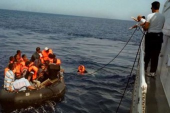 Refugiados em bote | ONG IKMR