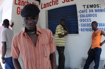 Grupos de refugiados do Haiti em Tabatinga ( AM) (Euzivaldo Queiróz)