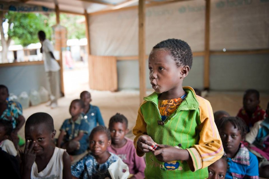 Muitas escolas foram danificadas pela violência, e crianças devem ficar em casa. Foto: UNICEF/Catianne Tijerina