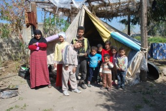 Refugiados palestinos em um acampamento improvisado no Líbano. Foto: Mutawalli Abou Nasser/IPS 