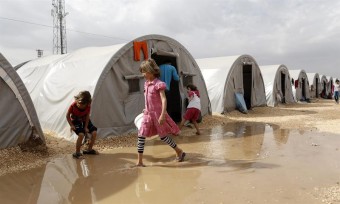 Crianças em campos de refugiados curdos: principais vítimas de expansão do Estado Islâmico na região são civis