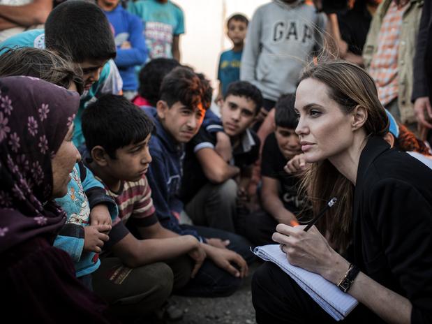 Angelina Jolie pede reforço da ajuda a refugiados sírios