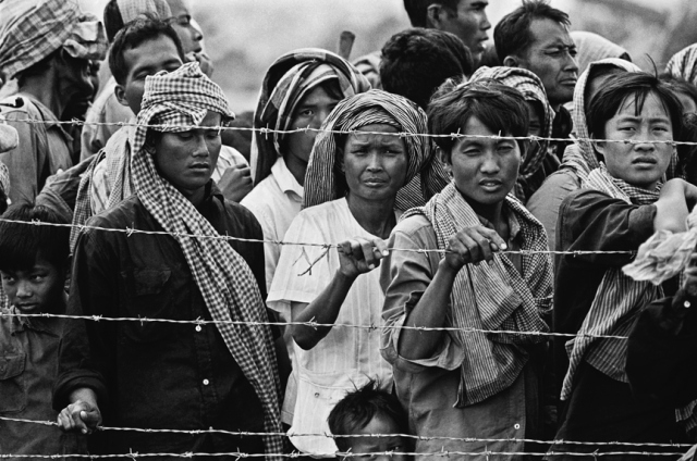 Conto de fadas: como um grupo de refugiados constrói o maior Banco do Camboja