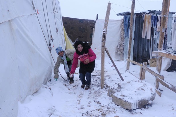 Duas crianças morrem de frio na Síria