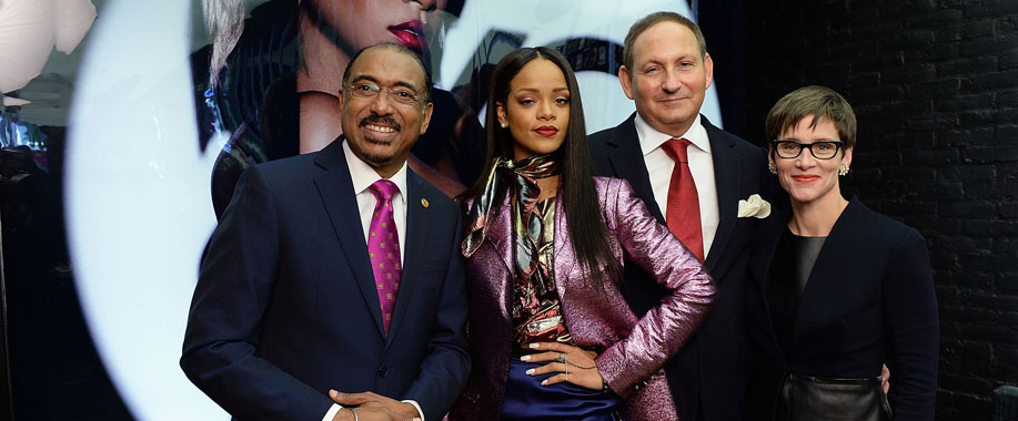 Rihanna, ONU e M·A·C se unem para alcançar jovens com tratamento de HIV
