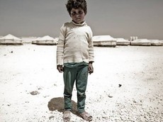 Exibição mostra crianças sírias em campo de refugiados