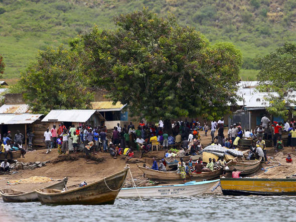 Número de mortos em acidente em Uganda sobe para 107