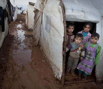 Unicef: dobra número de crianças que sofrem com guerra na Síria