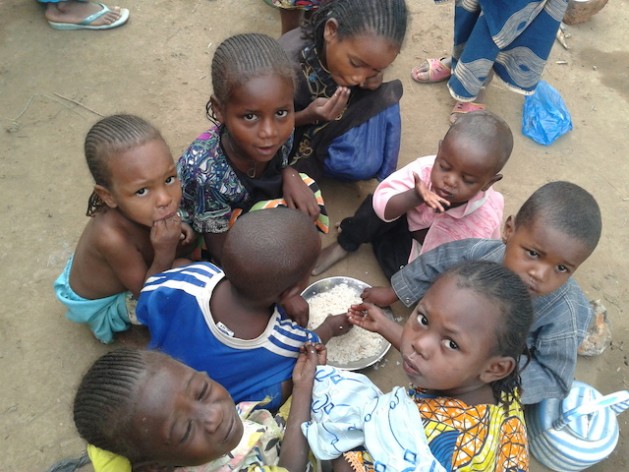 Centro-africanos lotam refúgio temporário em Camarões