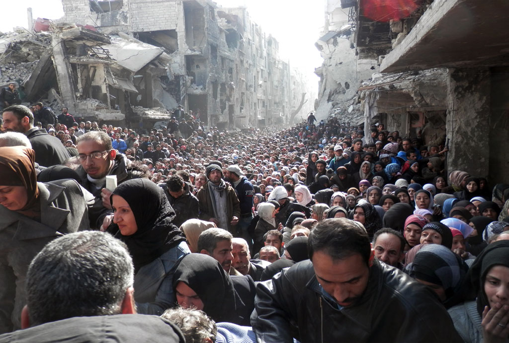 Síria: Confrontos interrompem mais uma vez ajuda da ONU a palestinos em Yarmouk