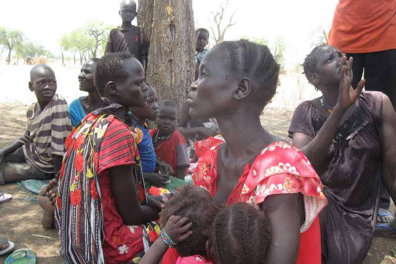 Competição por recursos provoca atrito entre refugiados e moradores locais no Sudão do Sul