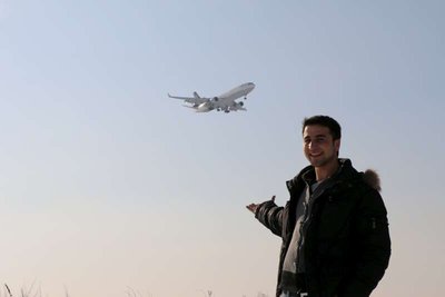 ACNUR ajuda refugiado aspirante a piloto a alcançar o céu no Cazaquistão