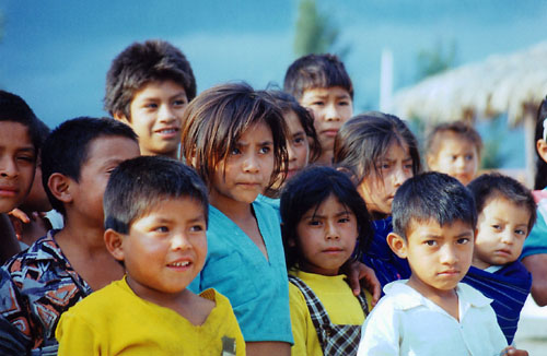 AMÉRICA/MÉXICO – De cada 10 crianças, seis vivem na pobreza. Em elaboração leis para o respeito dos direitos dos menores