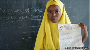 Refugiados somalis mandam cartas de esperança a crianças sírias