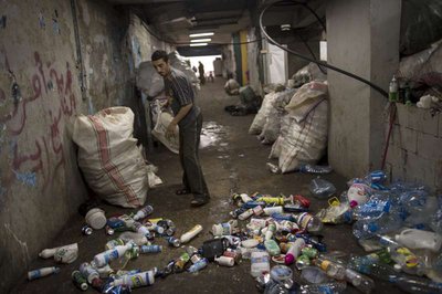 Escola é sonho de refugiados sírios que lutam para sobreviver no Líbano