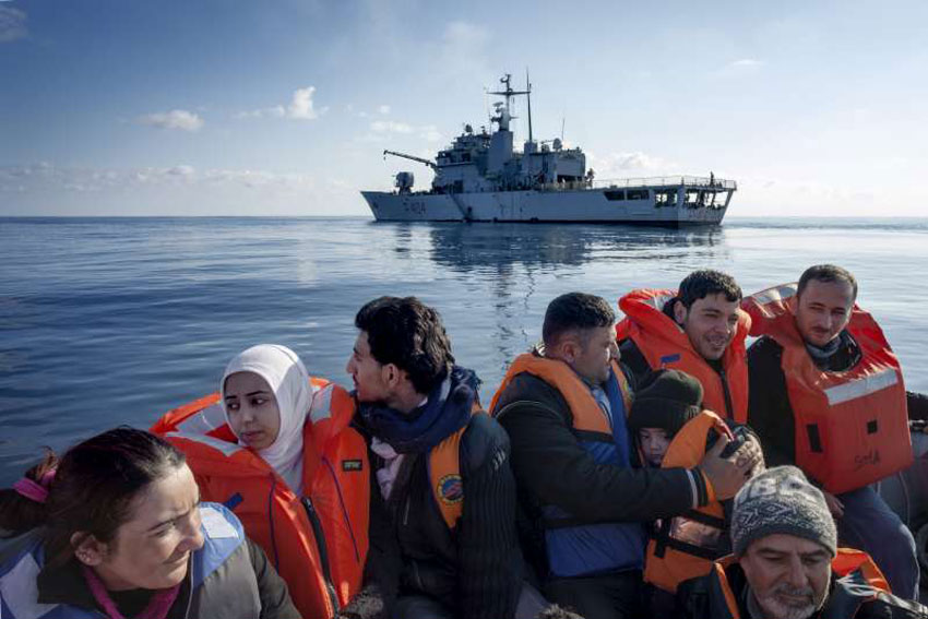 ACNUR: nos últimos 15 dias mais de 120 pessoas morreram em naufrágios no Mediterrâneo