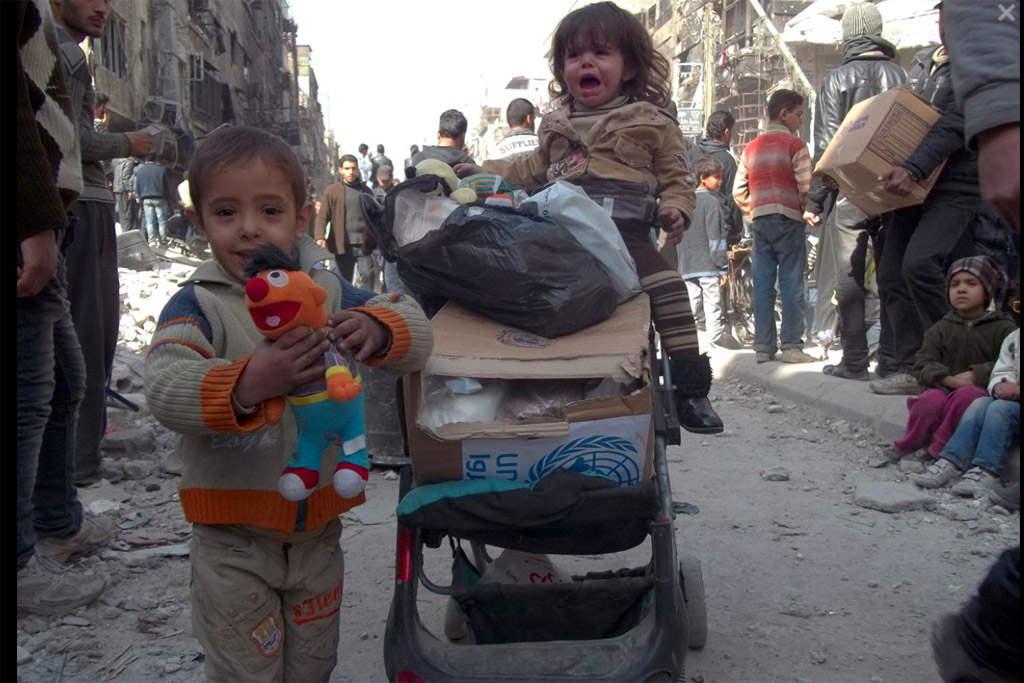 Síria: ONU obtém autorização para que estudantes palestinos deixem Yarmouk para prestar exames