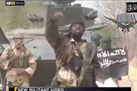 Líder do Boko Haram promete vender cada uma das mais de 200 estudantes sequestradas