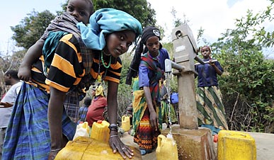 Água contaminada mata crianças na Etiópia