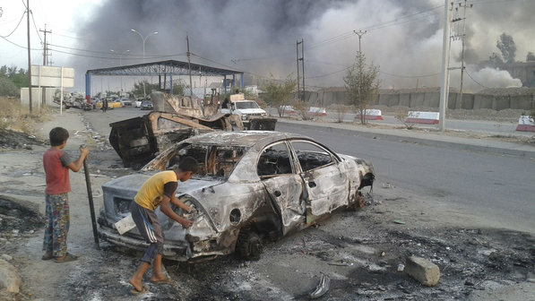 Mais de 500.000 iraquianos já fugiram de cidade dominada por terroristas