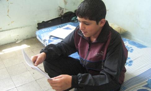 Estudantes sírios têm sonhos comprometidos pela falta de assistência básica, afirma ONU