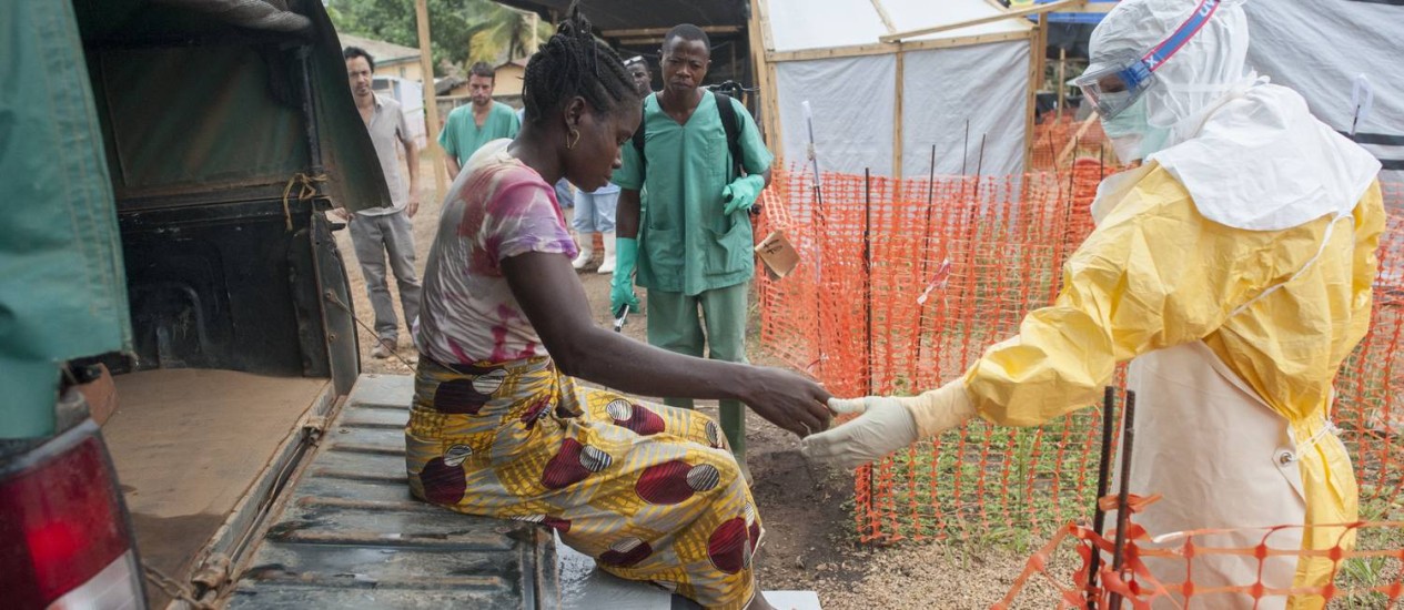 OMS faz alerta mundial sobre epidemia de ebola sem controle na África