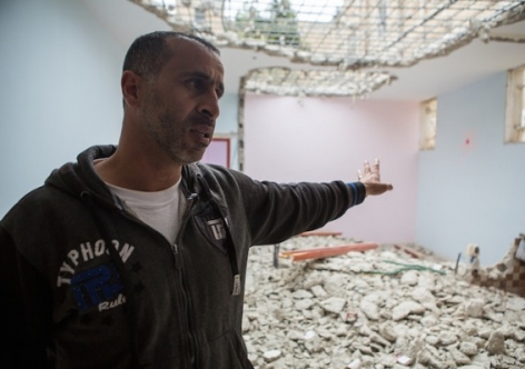 Palestinos estão sendo forçados a destruir suas próprias casas
