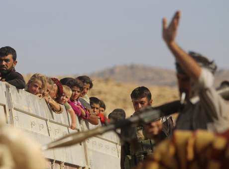 Mil refugiados continuam presos em monte ao norte do Iraque