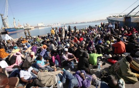 Resgatados mais de 900 migrantes no mar em 24 horas